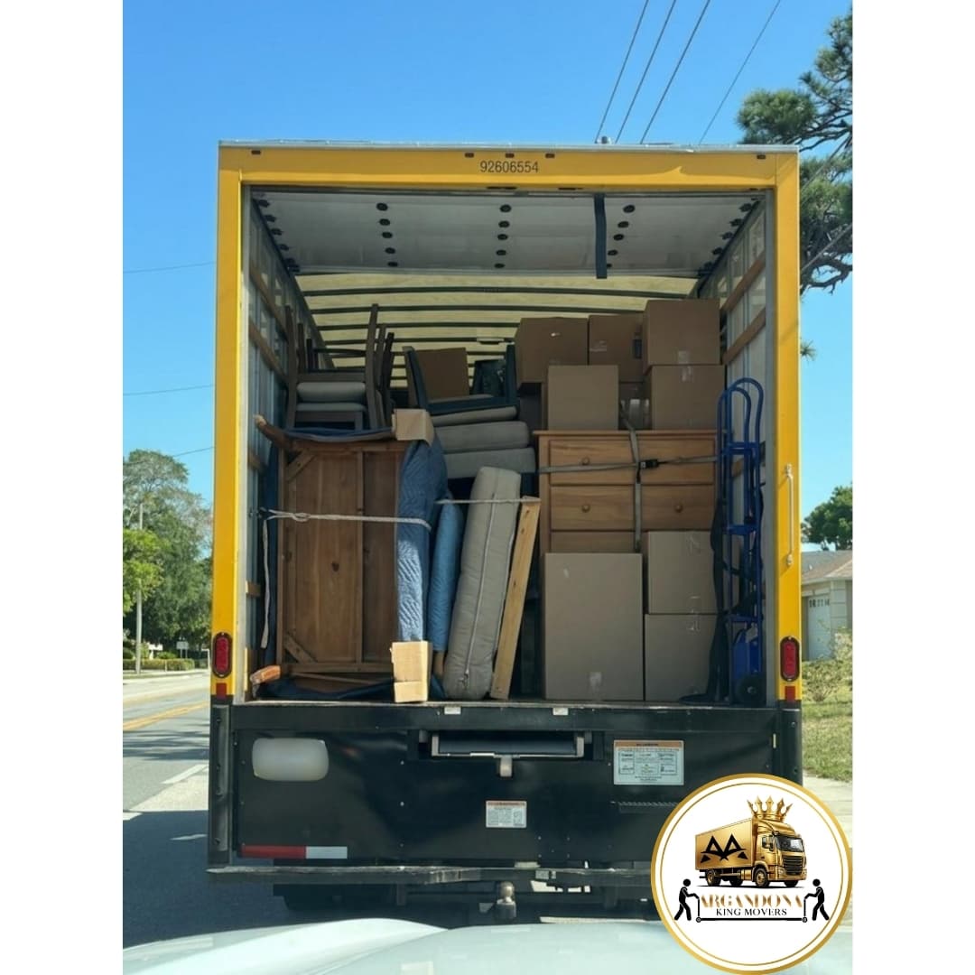 ARGANDONA KING MOVERS box truck loading